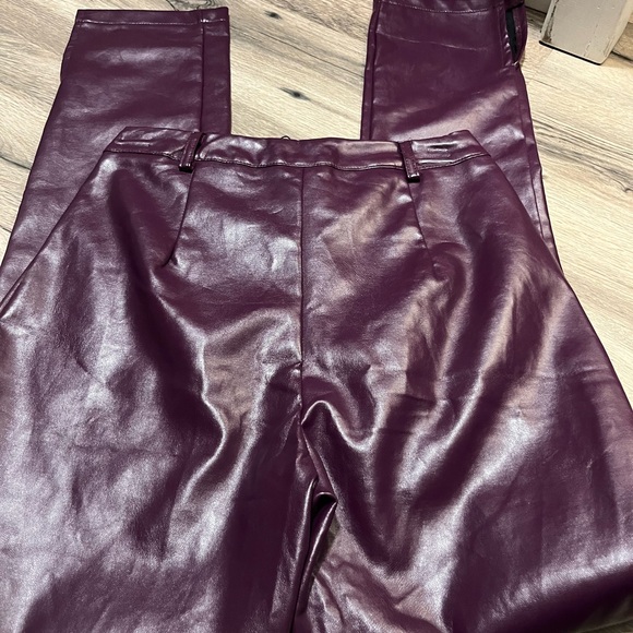 NWT Purple Faux  Leather Pants/ size 4 - Picture 7 of 7